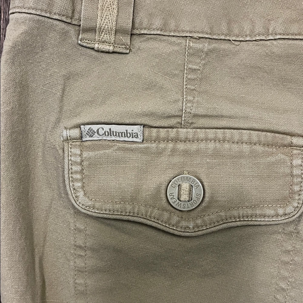 Columbia Women's Tan Cargo Pants/Capris 8 Regular - Picture 8 of 10